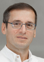 Robert Karadjian Referent des Expertenvortrages im Nettetaler Krankenhaus am 8. Spetember 2021